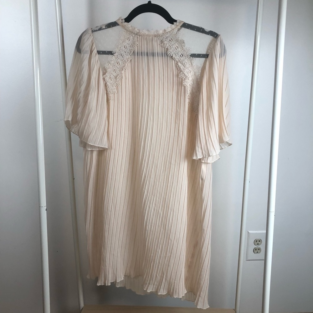 NWT Pleated Lace detail dress M